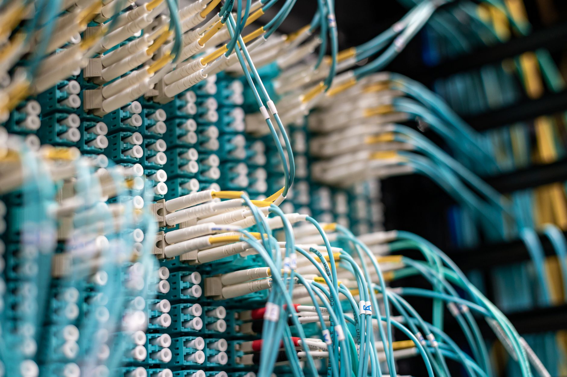 Wat is een AI operating system (AIOS)? — praktische AI-gids voor Nederlandse MKB-bedrijven